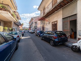 Appartamento in Vendita a Misterbianco, 90'000€, 120 m²
