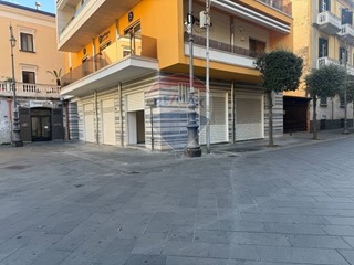 Immobile commerciale in Affitto a Nocera Inferiore, 1'800€, 60 m²