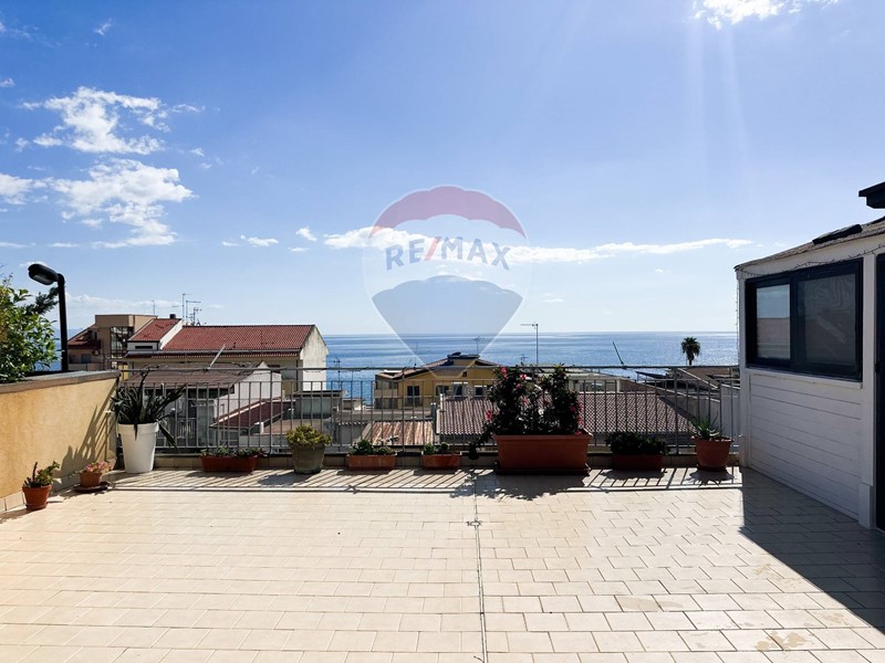 Quadrilocale in Vendita a Roccalumera, 130'000€, 70 m²