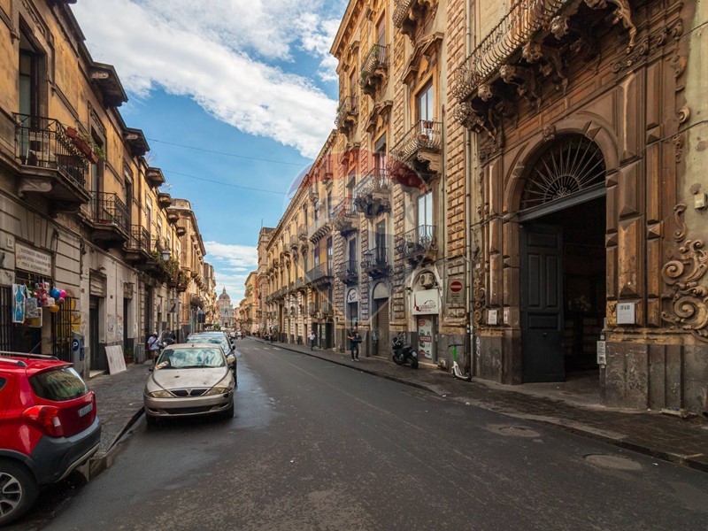 Quadrilocale in Vendita a Catania, 100'000&euro;, 80 m²