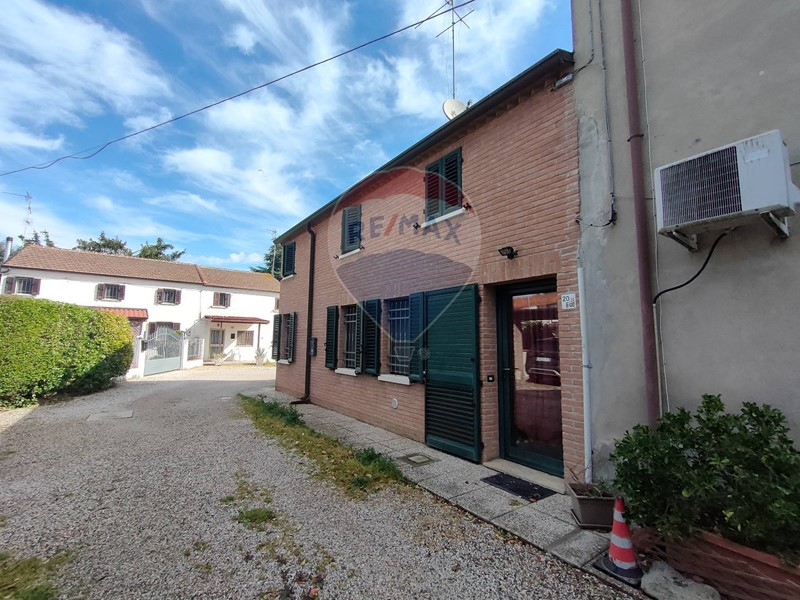 Casa Semi Indipendente in Vendita a Tresignana, 120'000€, 139 m²