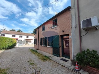 Casa Semi Indipendente in Vendita a Tresignana, 120'000€, 139 m²