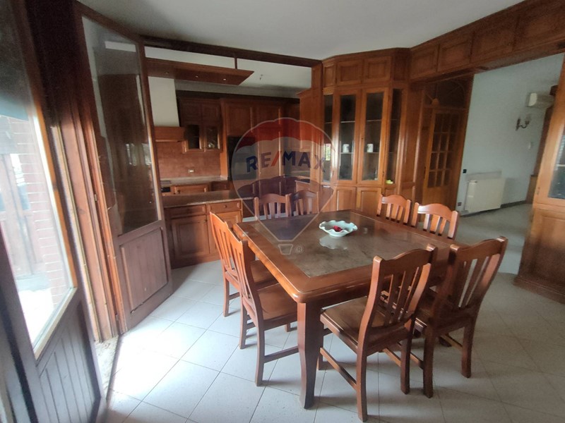 Casa Indipendente in Vendita a Riva del Po, 126'000€, 370 m²