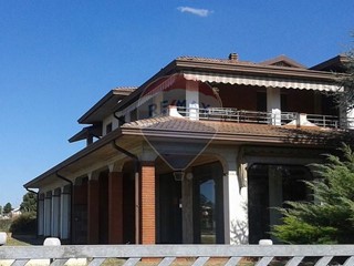 Casa Indipendente in Vendita a Riva del Po, 126'000€, 370 m²