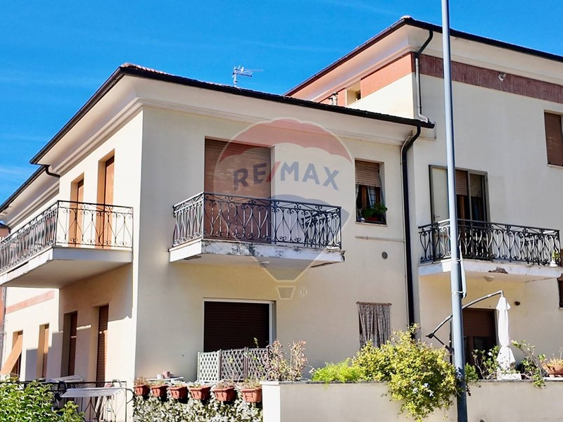 Villa in Vendita a Numana, 950'000€, 320 m²