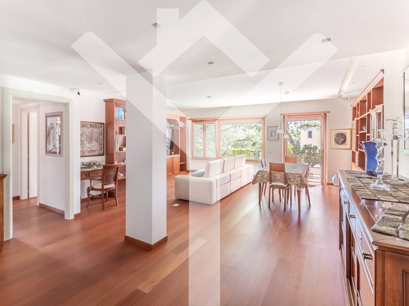 Attico in Vendita a Roma, 1'100'000€, 196 m²