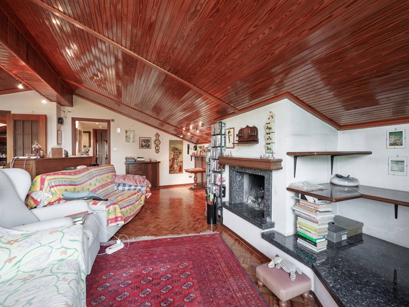 Attico in Vendita a Torino, 268'000€, 127 m²