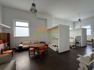 Immobile commerciale in Affitto a Ripalimosani, 1'900€, 430 m²