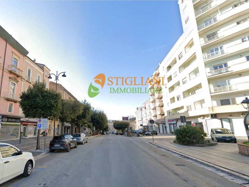 Immobile commerciale in Vendita a Campobasso, 180'000€, 165 m²