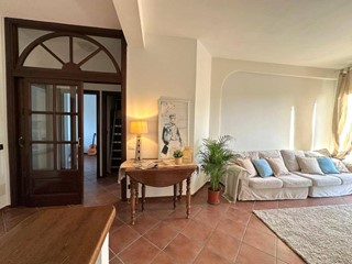 Appartamento in Vendita a Viareggio, 235'000€, 85 m²