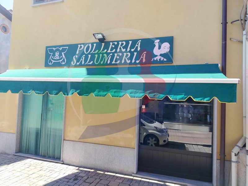 Attività commerciale in Vendita a Vinovo, 60'000€, 60 m²