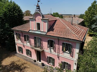 Villa in Vendita a Pozzolo Formigaro, 500'000€, 1478 m²