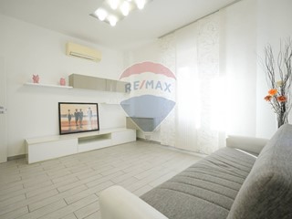 Trilocale in Affitto a Cologno Monzese, 1'000€, 77 m²