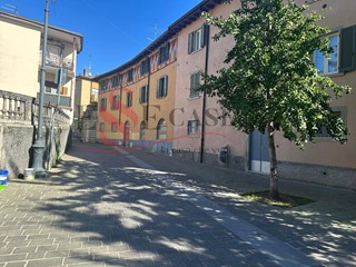Quadrilocale in Vendita a Alzano Lombardo, 115'000€, 135 m²