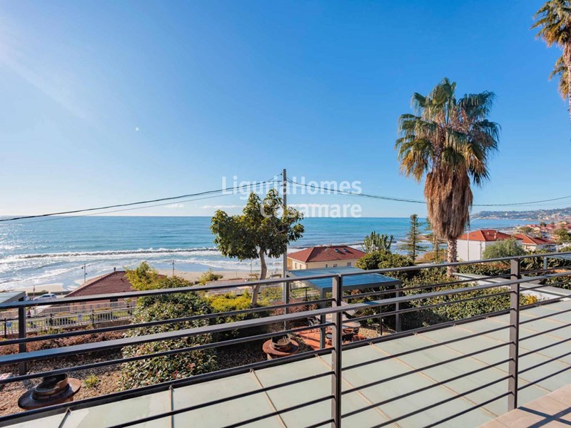 Trilocale in Vendita a Santo Stefano al Mare, 620'000&euro;, 96 m²