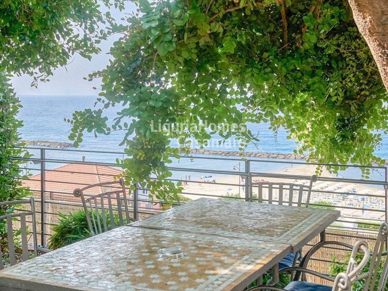 Trilocale in Vendita a Santo Stefano al Mare, 420'000€, 56 m²
