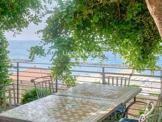 Trilocale in Vendita a Santo Stefano al Mare, 420'000€, 56 m²
