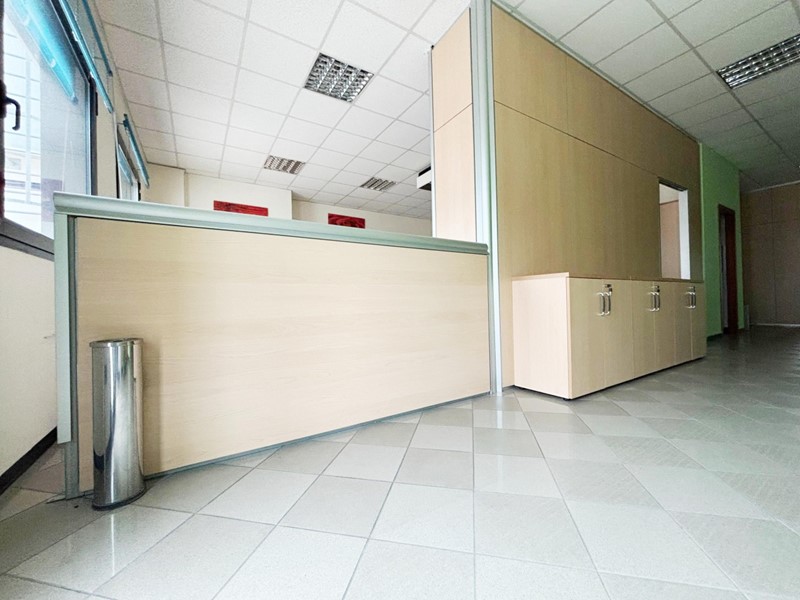 Ufficio in Affitto a Piacenza, 800&euro;, 125 m²
