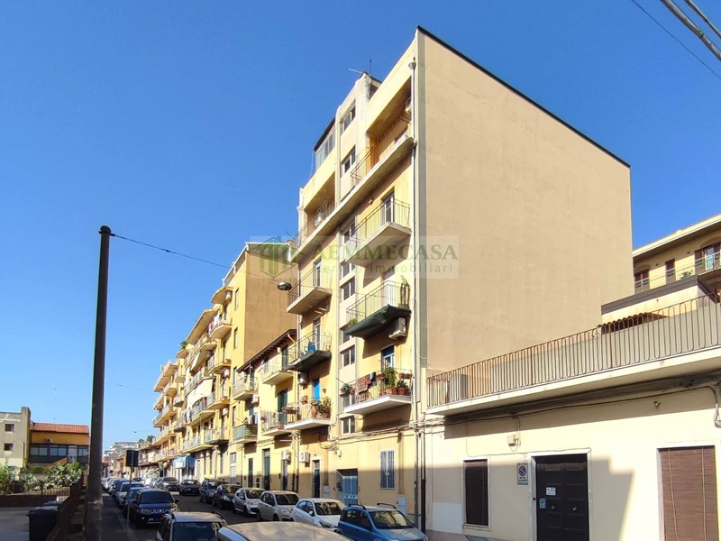 Bilocale in Vendita a Catania, 48'000&euro;, 41 m²
