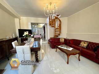 Casa Indipendente in Vendita a Canicattini Bagni, 129'000€, 148 m²