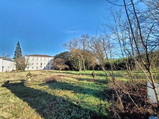 Appartamento in Vendita a Crevalcore, 2'400'000€, 3100 m²