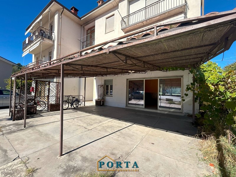 Immobile commerciale in Vendita a Clavesana, 99'000€, 163 m²