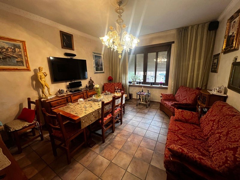 Trilocale in Vendita a Torino, 123'000€, 85 m²