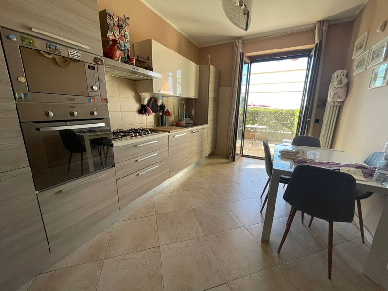 Quadrilocale in Affitto a Maddaloni, 750€, 120 m²