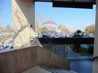 Negozio in Vendita a Roma, 125'000€, 90 m²