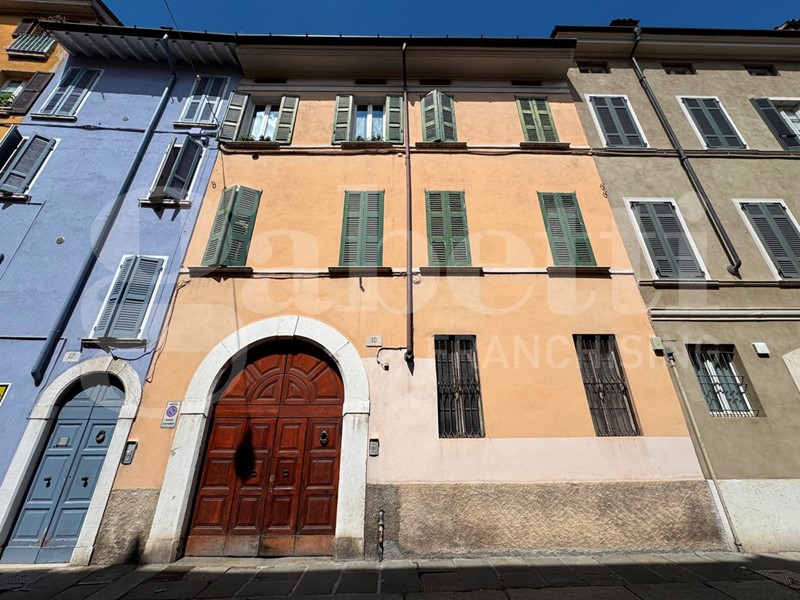 Casa Indipendente in Vendita a Brescia, 820'000€, 648 m²