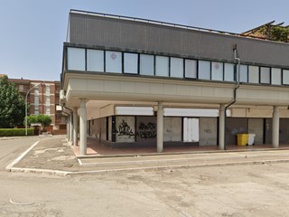 Negozio in Vendita a San Severo, 250'000&euro;, 330 m²
