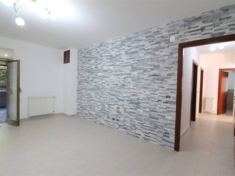 Quadrilocale in Vendita a Belmonte Mezzagno, 86'000€, 110 m²