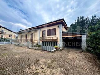 Casa Indipendente in Vendita a Rivoli, 329'000€, 123 m²