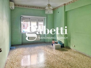 Bilocale in Vendita a Roma, 218'000&euro;, 87 m²