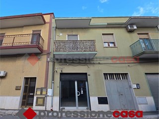 Laboratorio in Affitto a Taranto, 450€, 60 m²