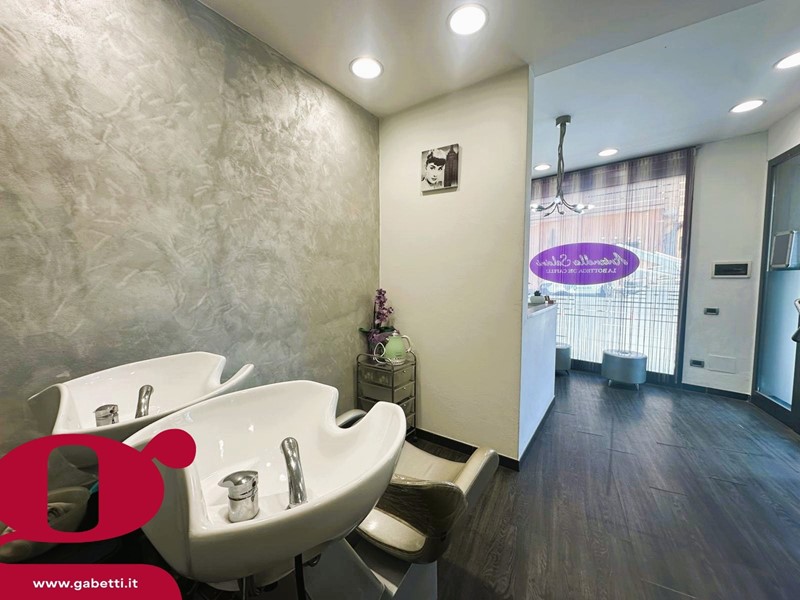 Attività commerciale in Vendita a Imperia, 18'000€, 26 m²