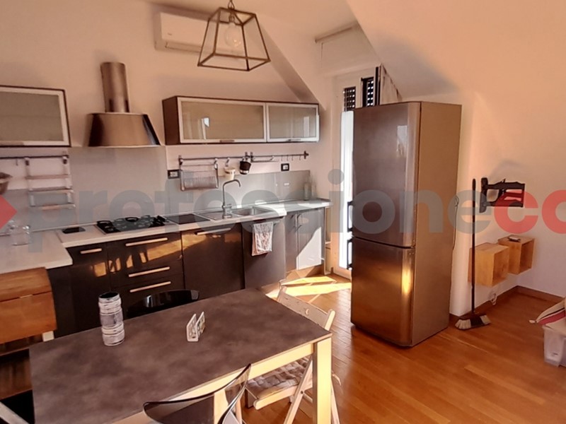 Bilocale in Affitto a Milano, 1'120€, 64 m², arredato