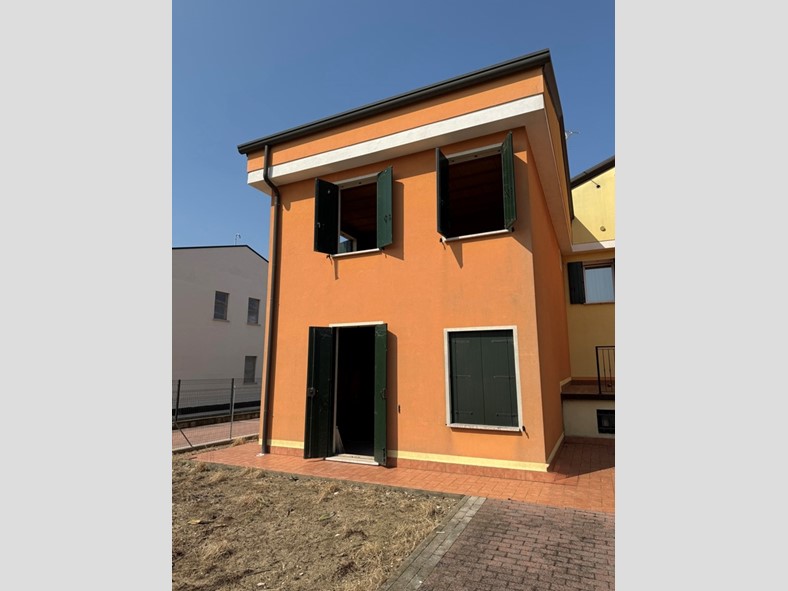 Trilocale in Vendita a Casale di Scodosia, 89'000€, 125 m²