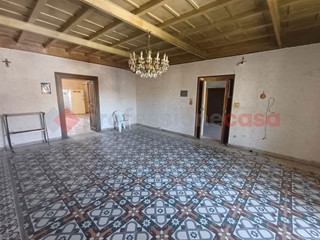 Appartamento in Vendita a Ceprano, 38'000€, 160 m²
