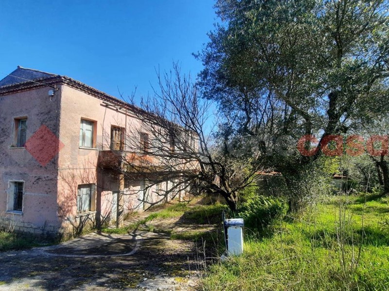 Casale in Vendita a Veroli, 95'000€, 180 m²