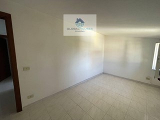 Villa in Vendita a Anguillara Sabazia, 260'000€, 180 m², con Box