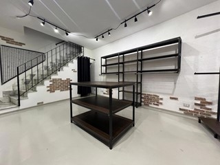 Magazzino in Vendita a Pozzuoli, 150'000€, 25 m²