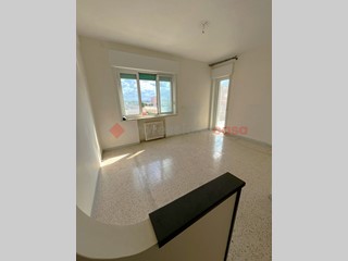 Trilocale in Vendita a Bari, 95'000€, 92 m²