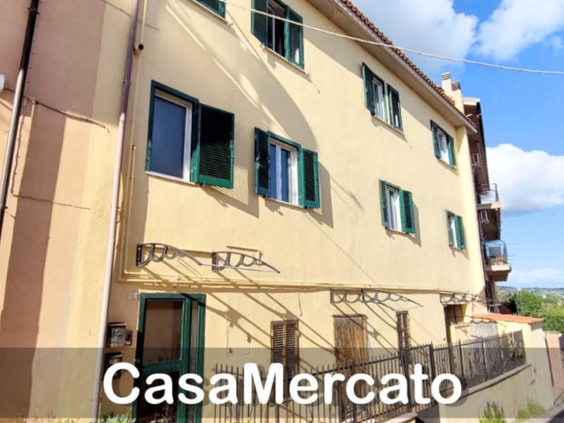 Appartamento in Vendita a Lanuvio, 125'000&euro;, 