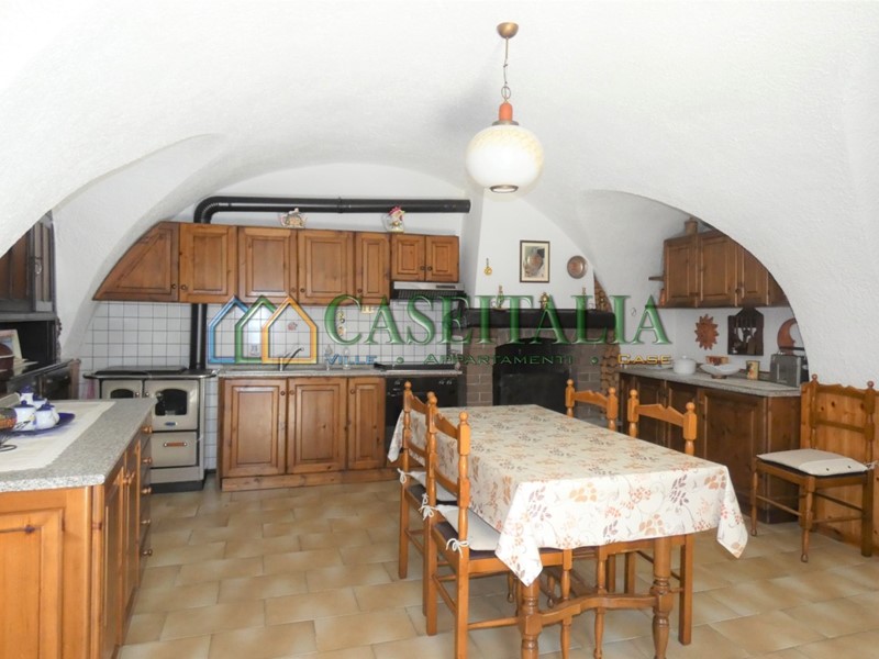 Casa Indipendente in Vendita a Borgofranco d'Ivrea, 88'000€, 150 m²