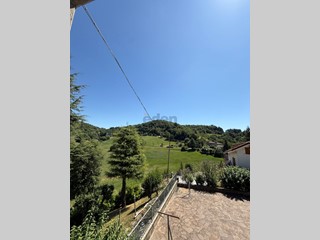 Casa Indipendente in Vendita a Zocca, 200'000€, 319 m², con Box