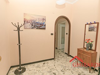 Quadrilocale in Affitto a Genova, zona Sestri Ponente, 650€, 72 m², arredato