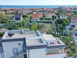 Appartamento in Vendita a Loano, 498'000&euro;, 130 m², con Box