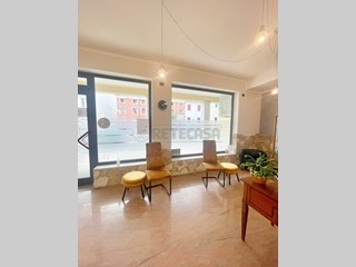 Immobile commerciale in Vendita a Arzignano, 125'000€, 70 m²