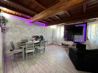 Casa Indipendente in Vendita a Sestri Levante, zona comodo ai servizi, 265'000€, 70 m²